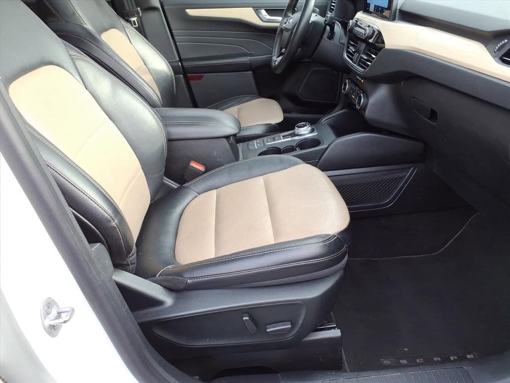 Certified 2022 Ford Escape Titanium w/ Titanium Elite Package image 9