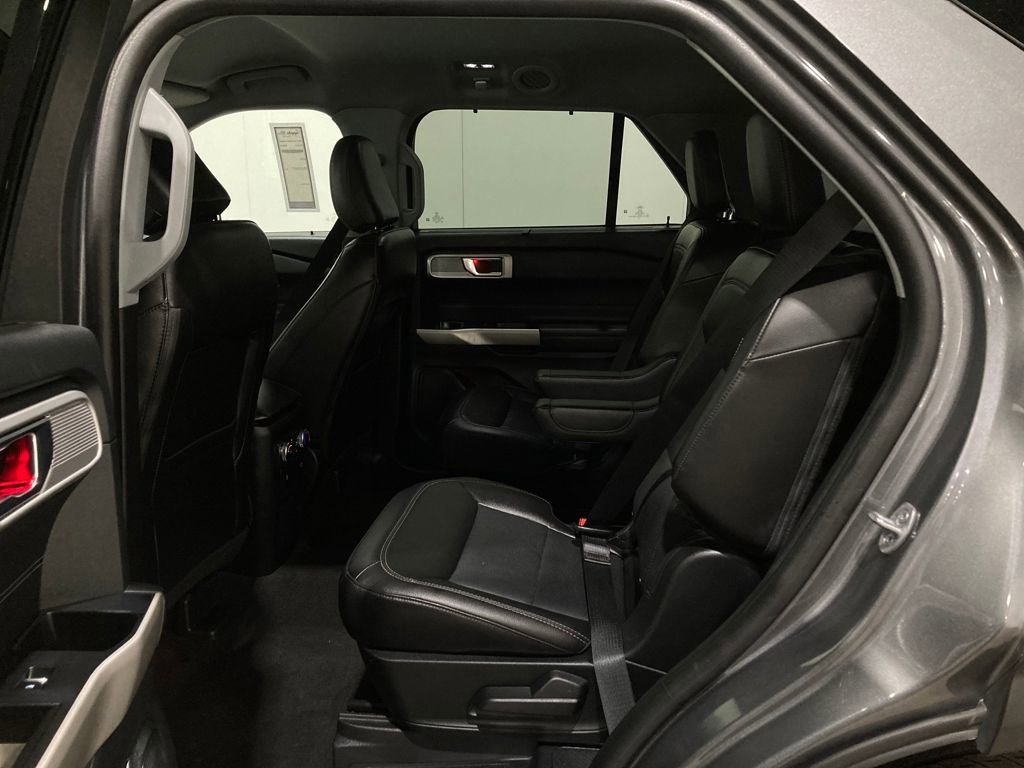 Certified 2023 Ford Explorer Limited w/ Equipment Group 301A image 18