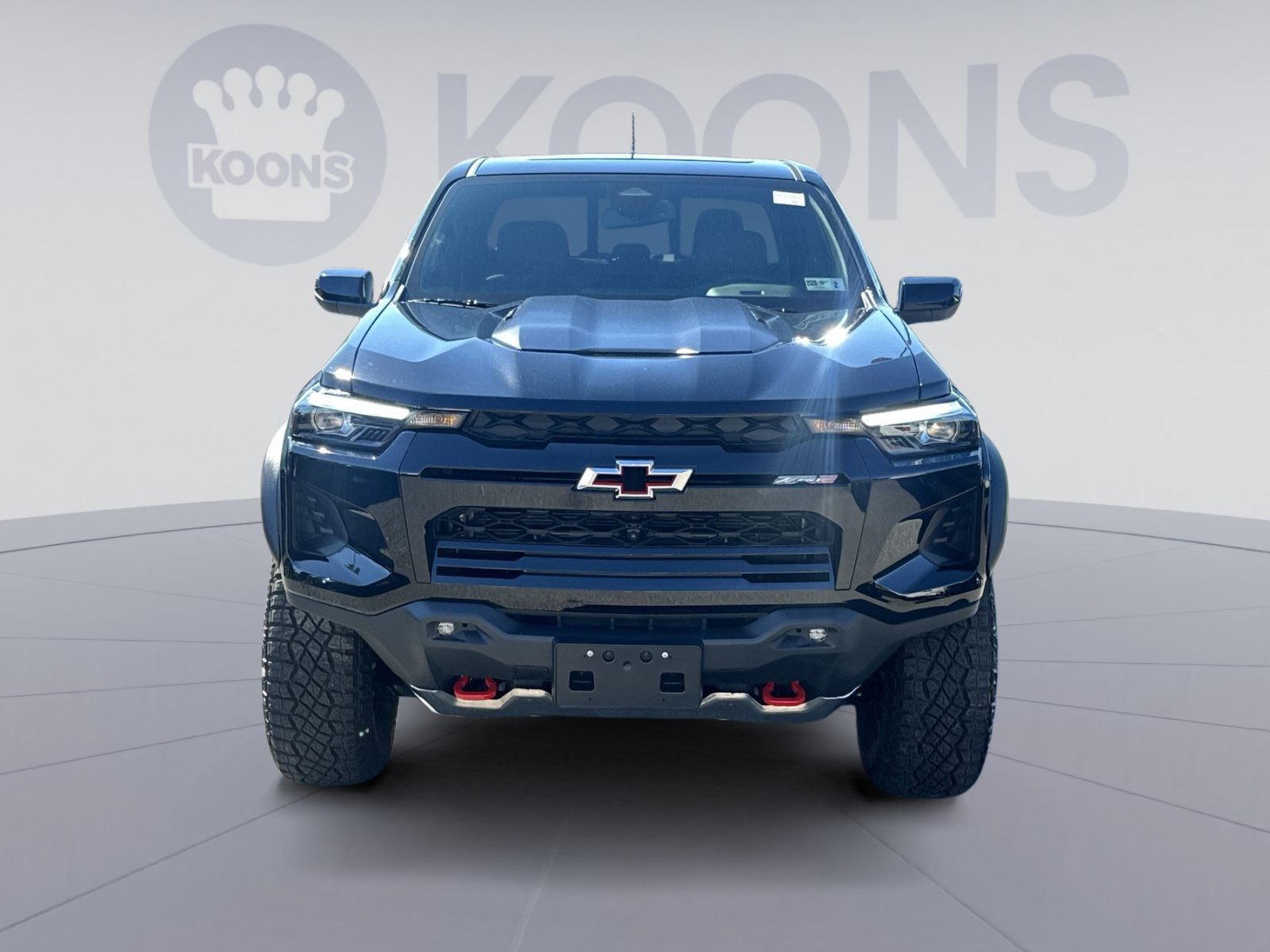 Used 2025 Chevrolet Colorado ZR2 w/ Midnight Edition AWD/4WD image 4