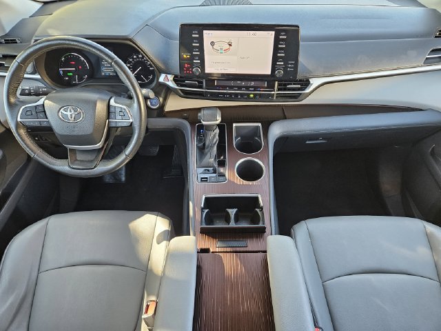 Used 2024 Toyota Sienna XLE AWD/4WD image 13