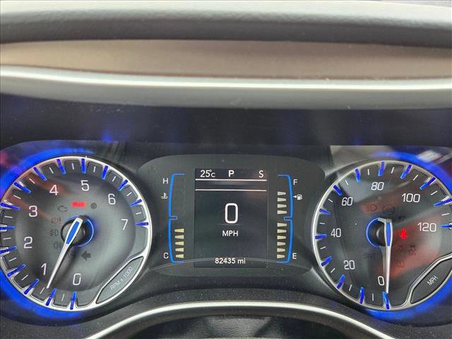 Used 2017 Chrysler Pacifica Touring Plus w/ Tire & Wheel Group FWD image 13