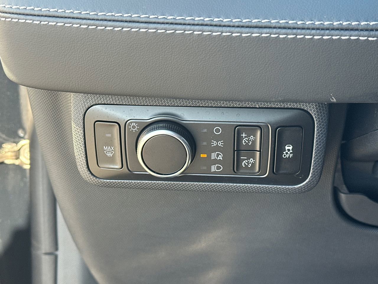 Certified 2025 Ford Mustang Mach-E Select w/ Comfort Package Lite image 33