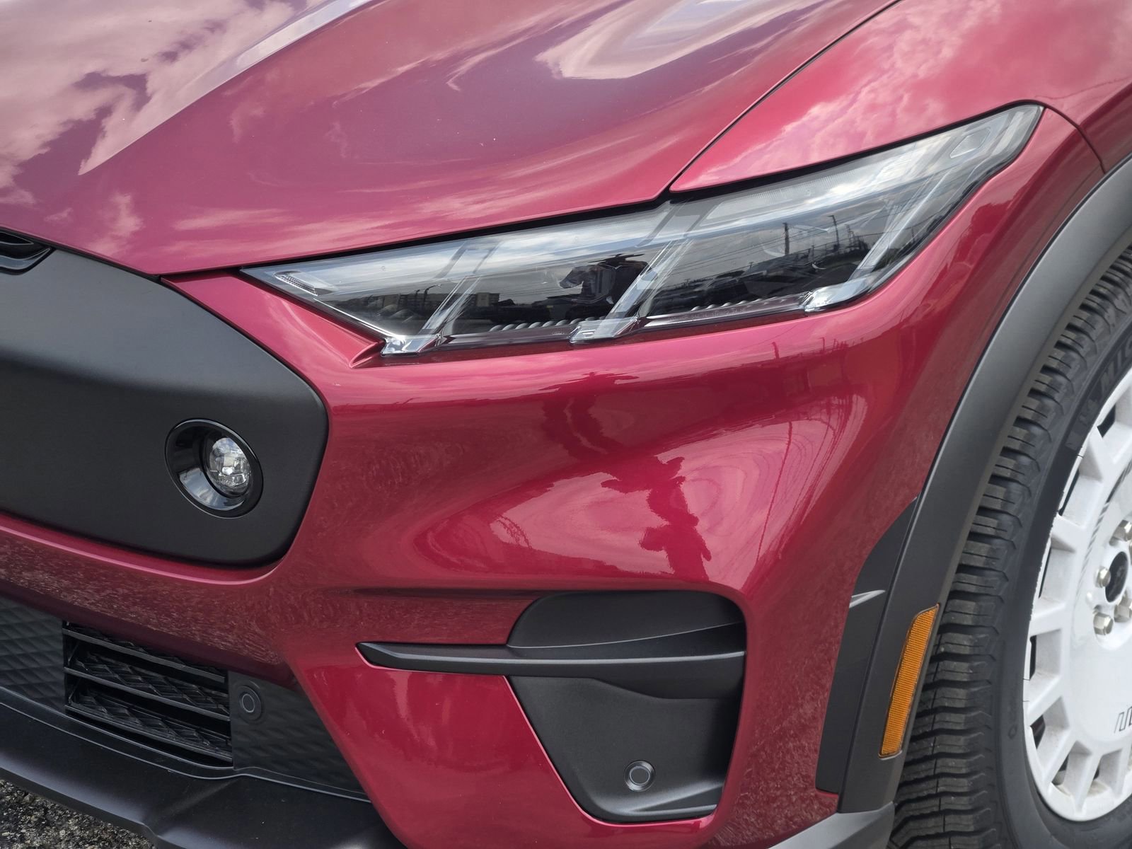 Certified 2025 Ford Mustang Mach-E GT AWD/4WD image 9