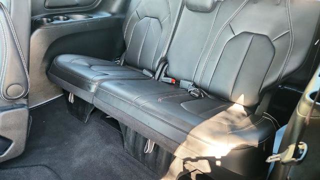 Used 2025 Chrysler Pacifica Select image 30