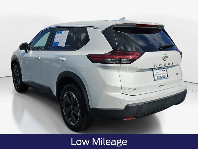 Used 2024 Nissan Rogue SV FWD image 7