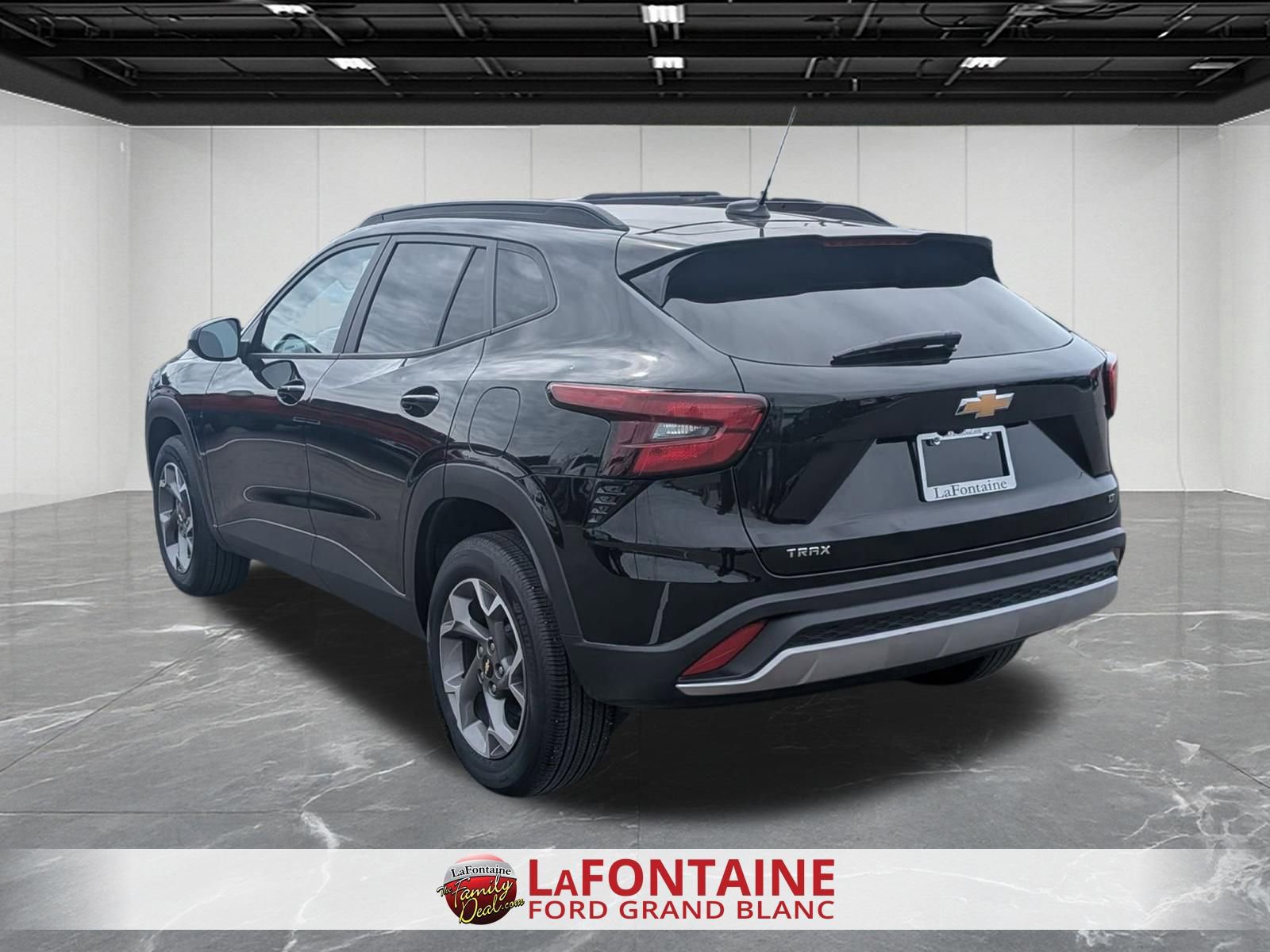 Used 2024 Chevrolet Trax LT w/ Driver Confidence Package FWD image 3