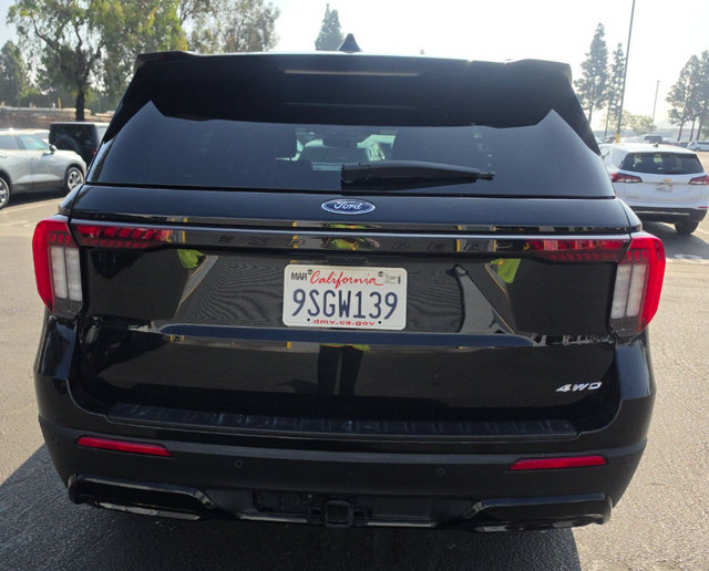 Certified 2025 Ford Explorer ST-Line AWD/4WD image 4