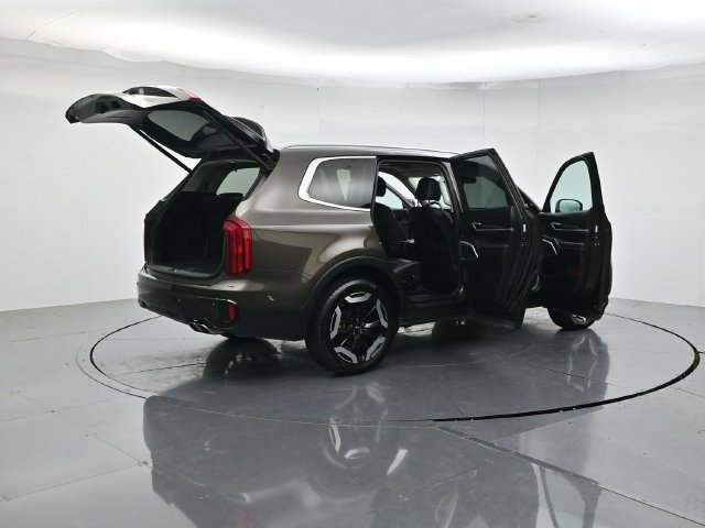 Used 2025 Kia Telluride S FWD image 52