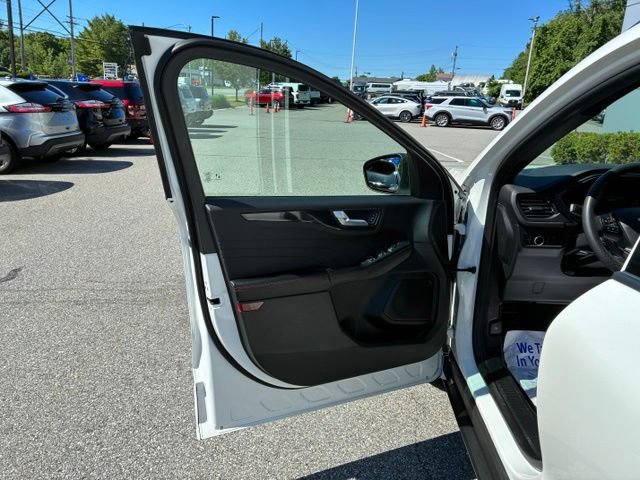 Certified 2023 Ford Escape ST-Line w/ Tech Pack #1 AWD/4WD image 18