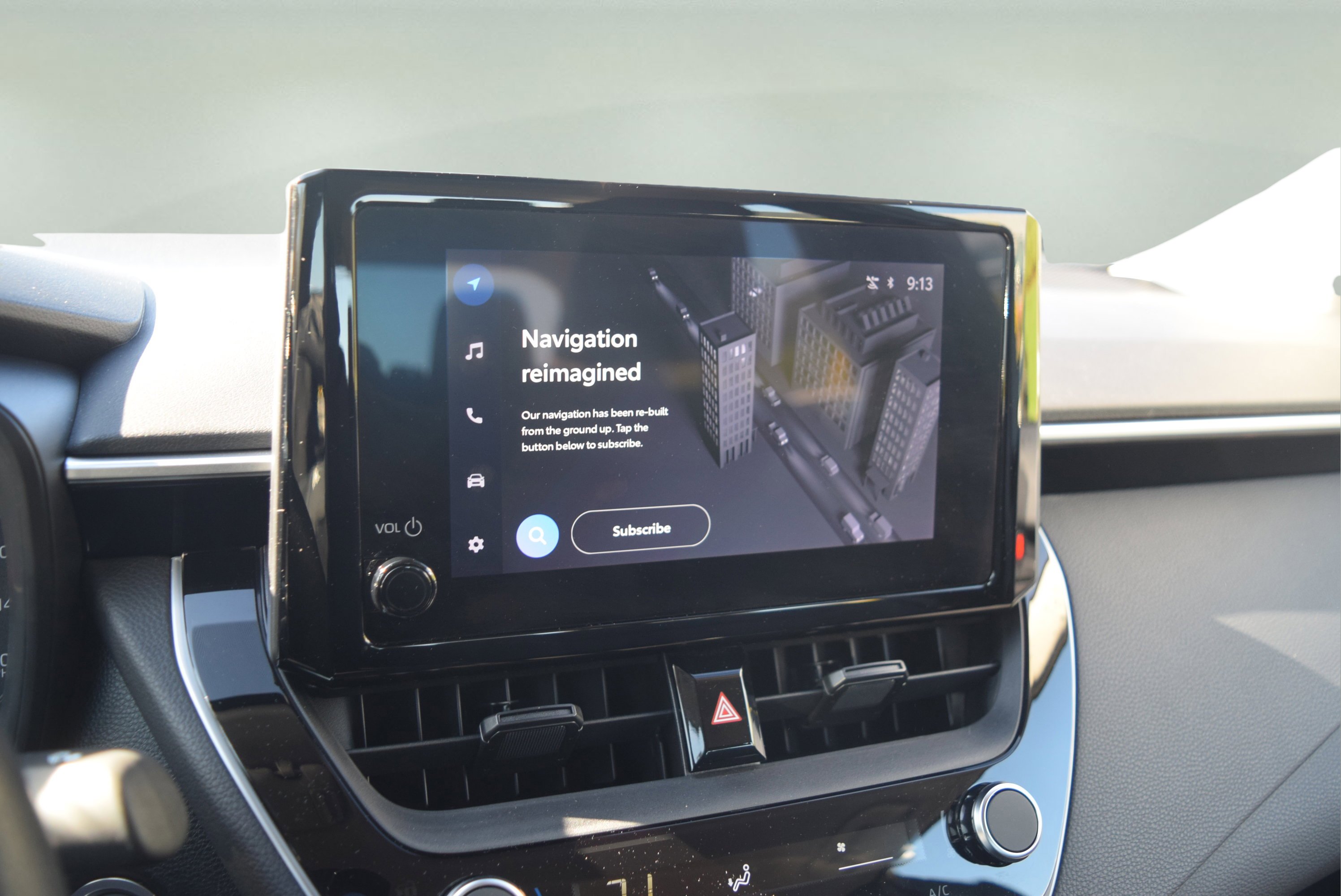 Used 2024 Toyota Corolla LE w/ LE Convenience Package FWD image 13