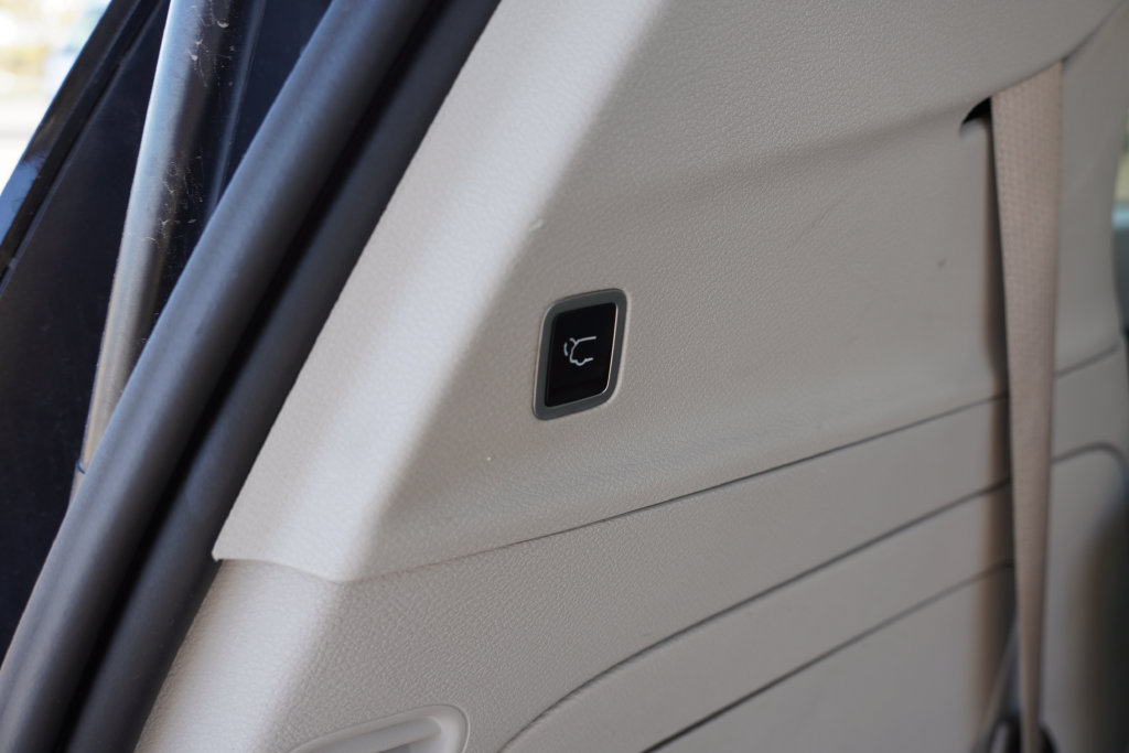 Used 2024 Chrysler Pacifica Limited FWD image 24