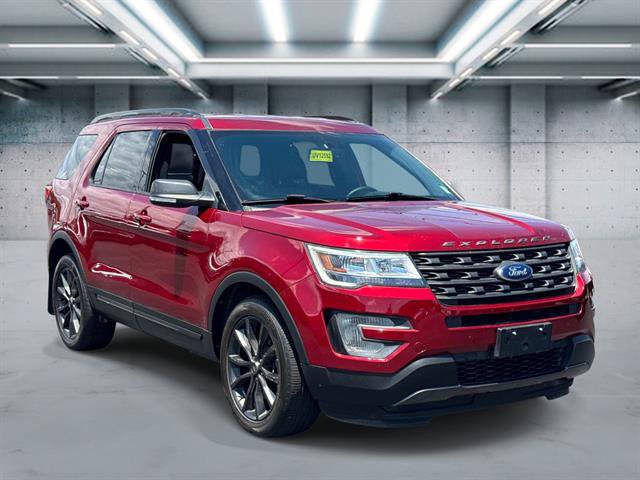 Certified 2017 Ford Explorer XLT w/ Equipment Group 202A AWD/4WD image 3