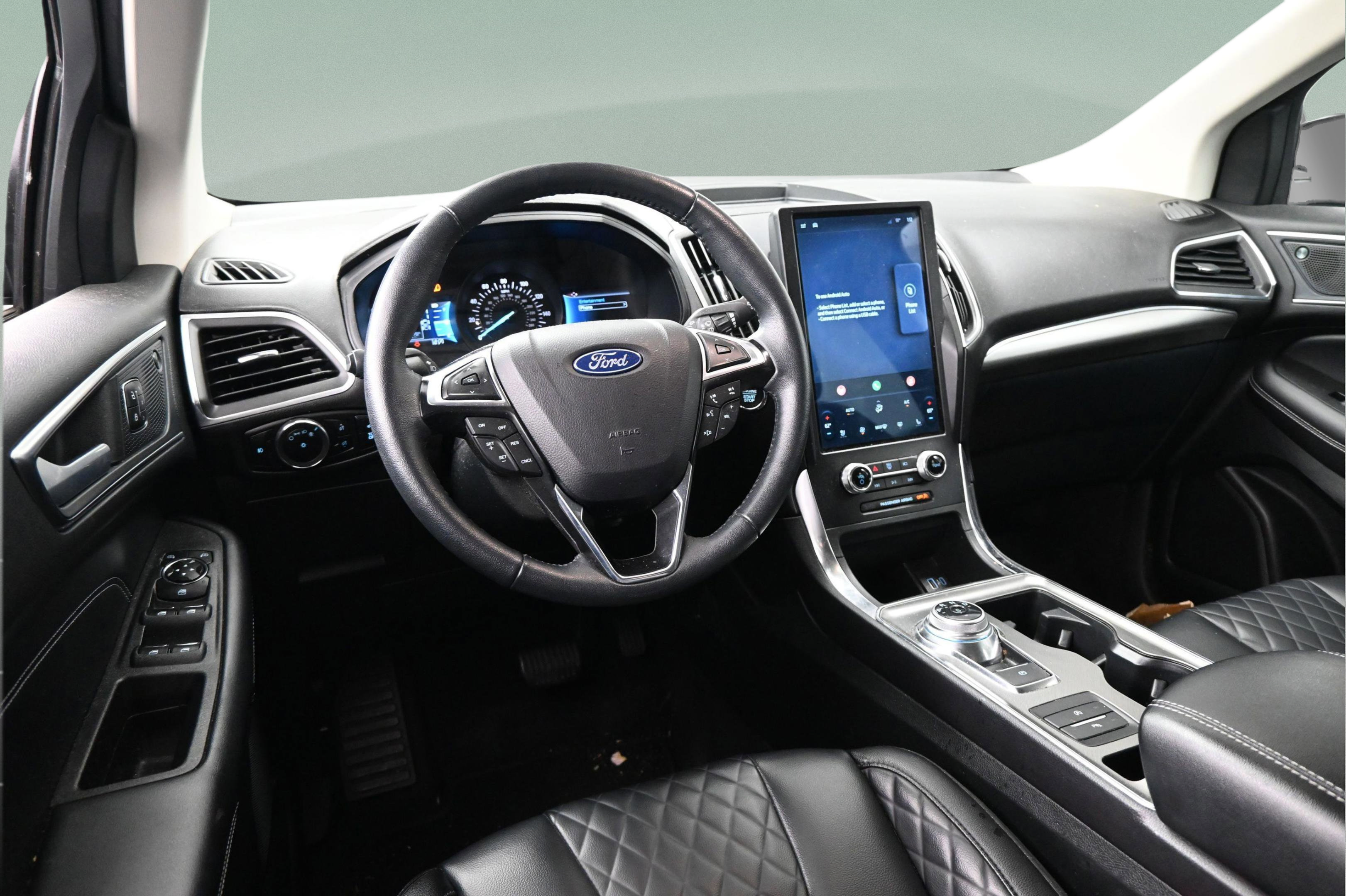 Certified 2024 Ford Edge Titanium AWD/4WD image 33