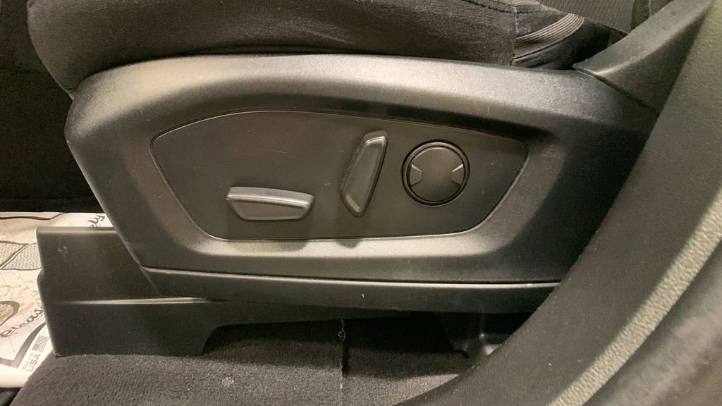 Certified 2023 Ford Explorer XLT w/ Class IV Trailer Tow Package image 34