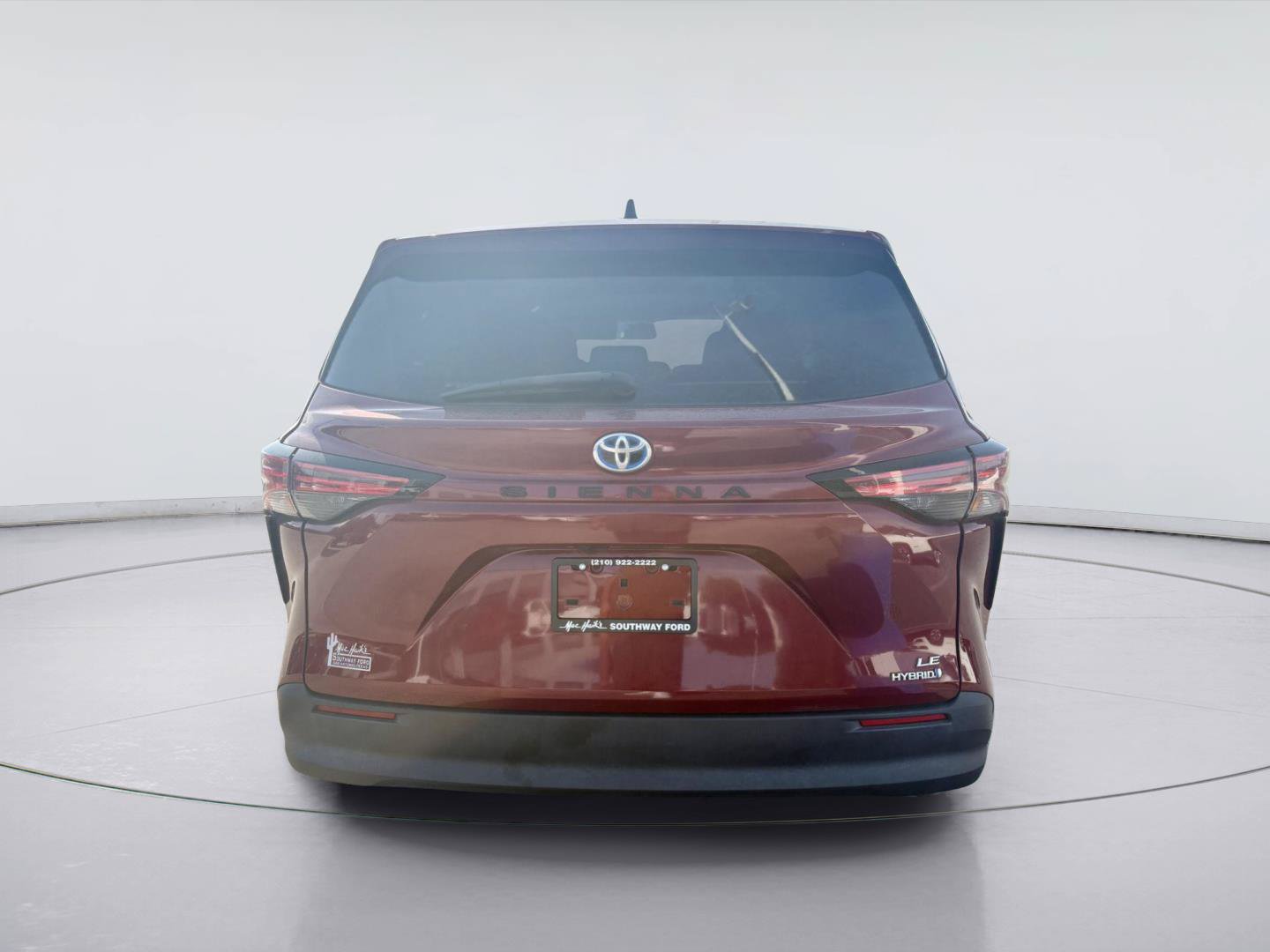 Used 2021 Toyota Sienna LE FWD image 4