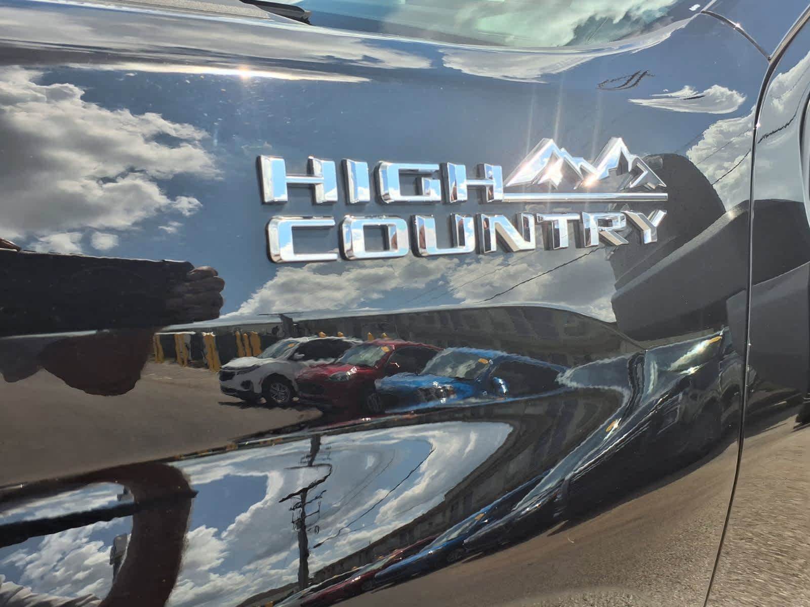 Used 2024 Chevrolet Silverado 2500 High Country w/ High Country Premium Package AWD/4WD image 7
