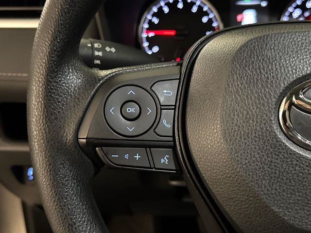 Used 2022 Toyota RAV4 LE AWD/4WD image 19