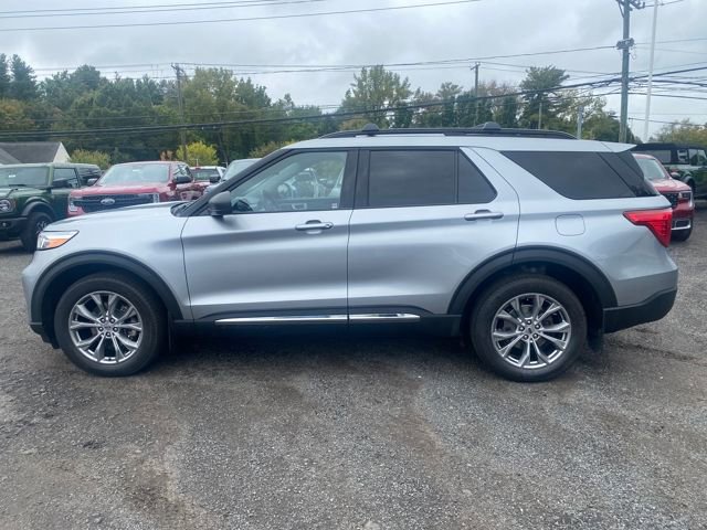 Certified 2022 Ford Explorer XLT w/ Equipment Group 202A image 2
