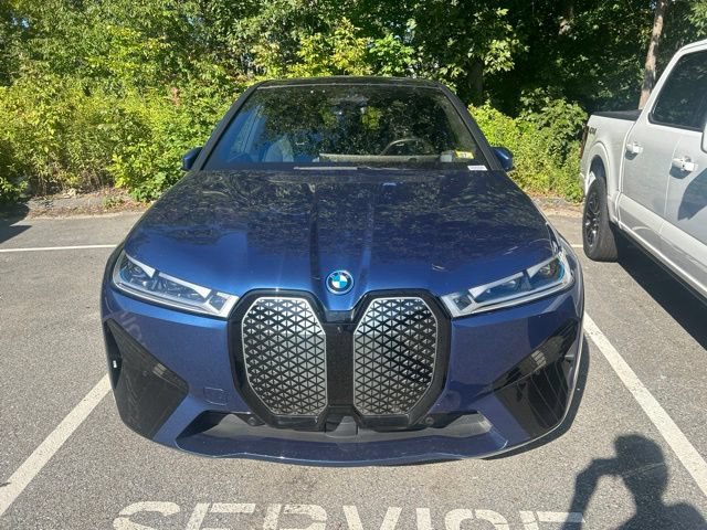 Used 2022 BMW iX xDrive50 w/ Premium Package AWD/4WD image 2