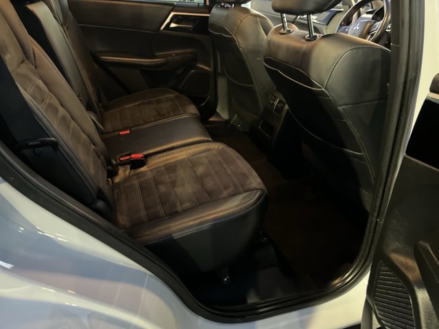 Used 2022 Mitsubishi Outlander SE FWD image 14