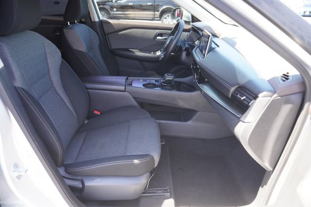 Used 2022 Nissan Rogue SV FWD image 18