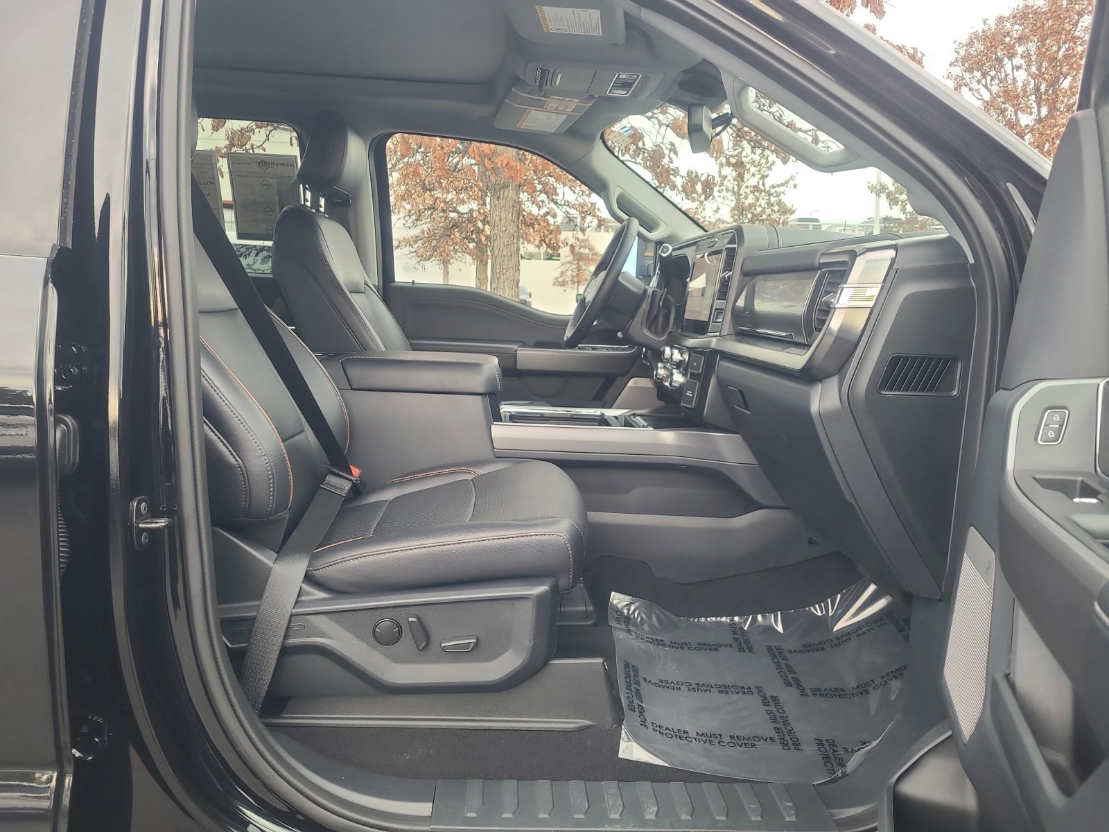 Certified 2025 Ford F350 Lariat w/ Black Appearance Package image 20