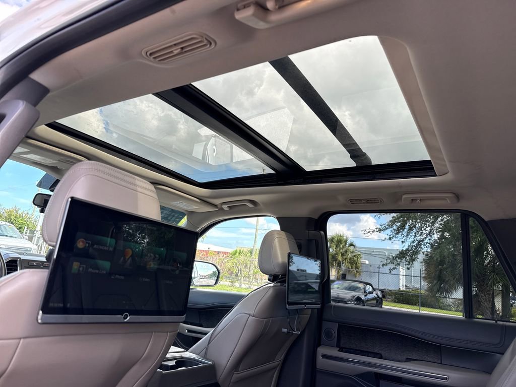Certified 2021 Ford Expedition Max Limited RWD image 9