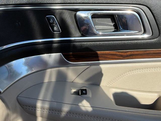 Certified 2019 Ford Explorer Limited w/ Ford Safe & Smart Package image 30