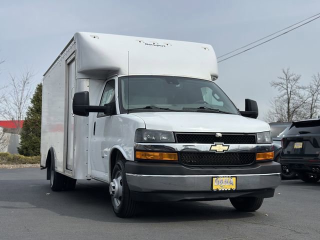 Used 2022 Chevrolet Express 3500 w/ Power Convenience Package image 10