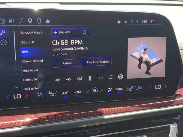 Used 2024 Chevrolet Traverse RS FWD image 23