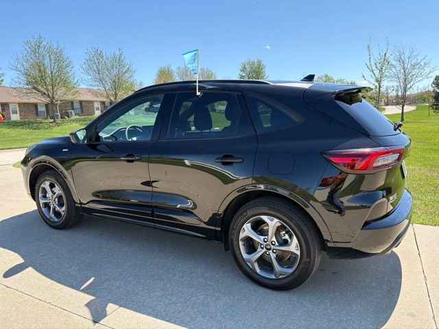 Certified 2024 Ford Escape ST-Line w/ Tech Pack #1 AWD/4WD image 6