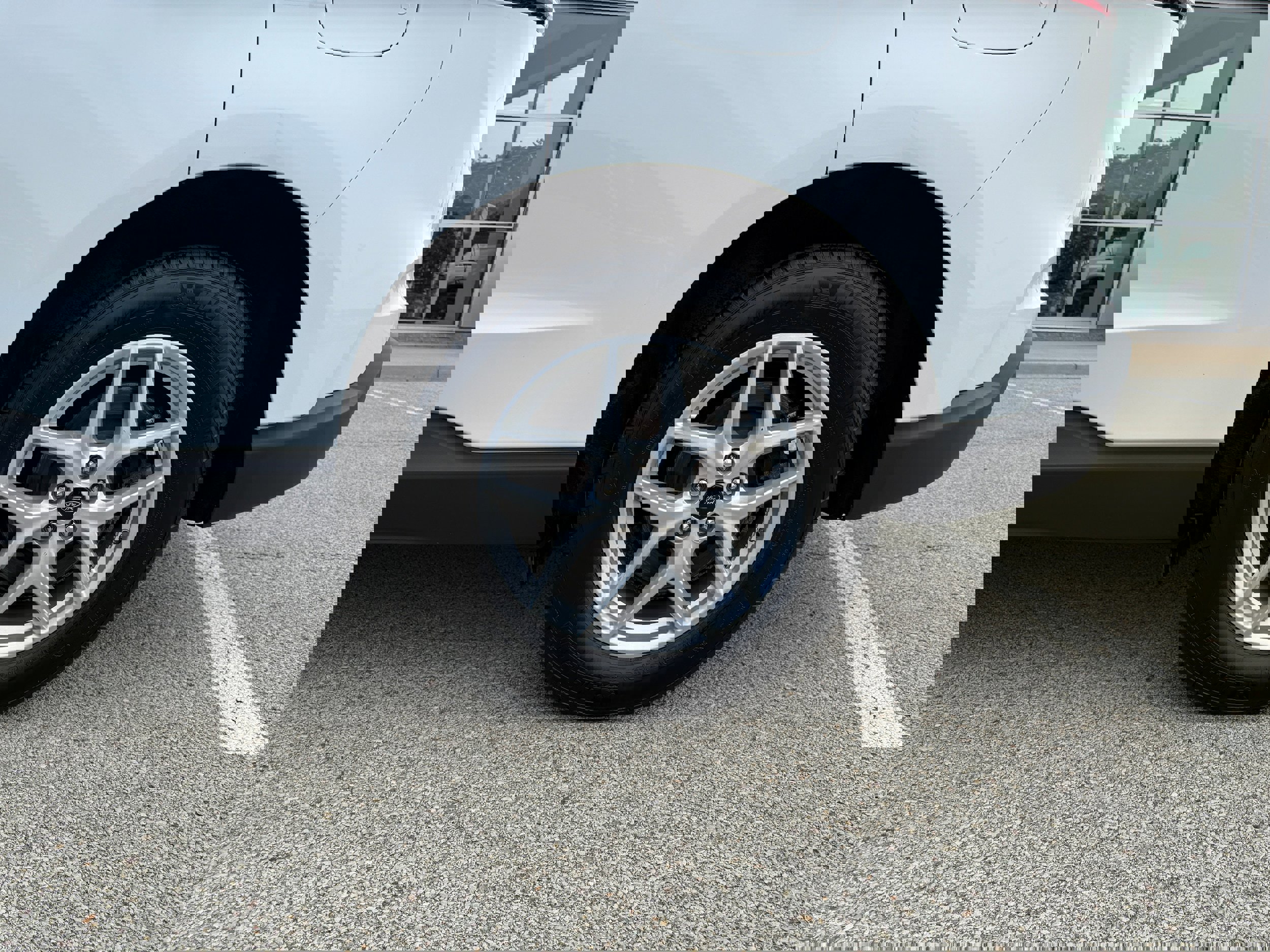 Certified 2024 Ford Edge SEL image 9