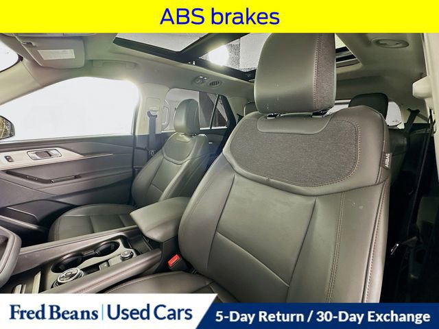 Certified 2025 Ford Explorer Active w/ Active Comfort Package image 27