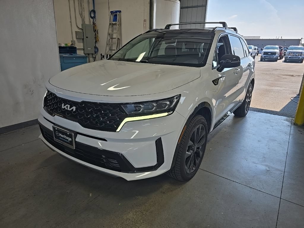 Used 2022 Kia Sorento SX AWD/4WD image 2