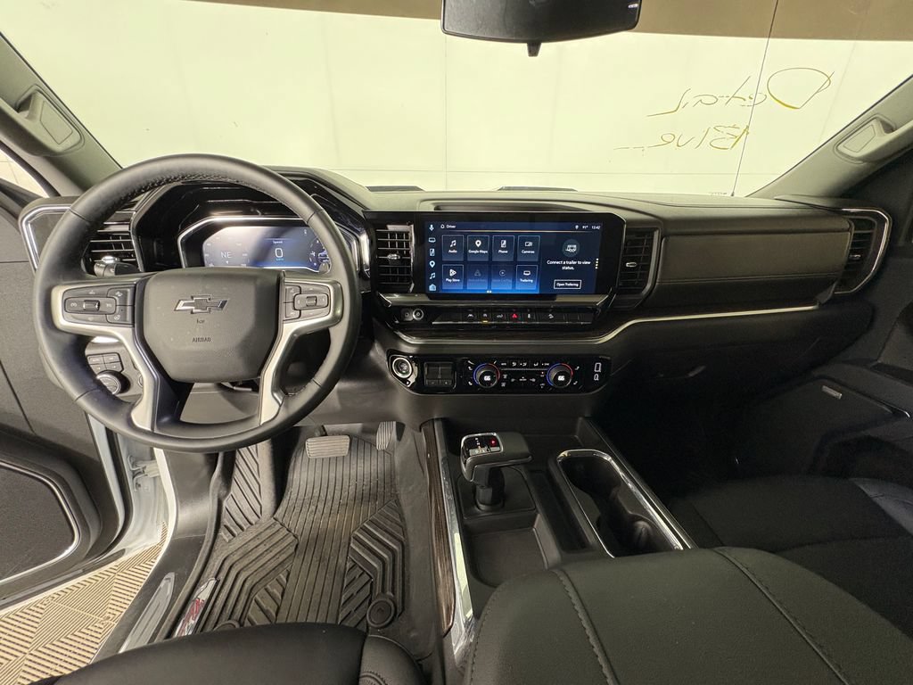 Used 2025 Chevrolet Silverado 1500 LT Trail Boss w/ Convenience Package II AWD/4WD image 7