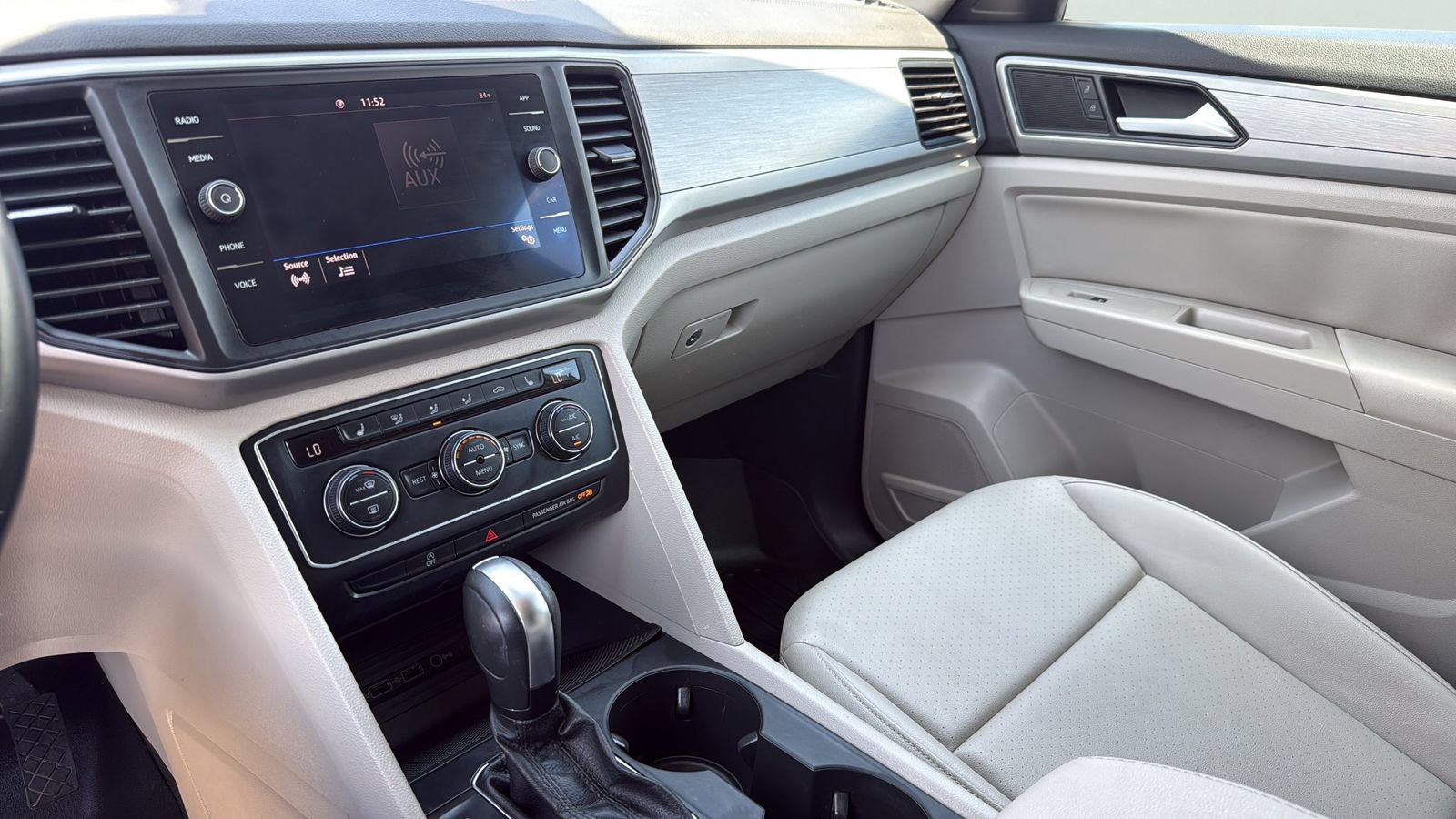 Used 2020 Volkswagen Atlas SE FWD image 20