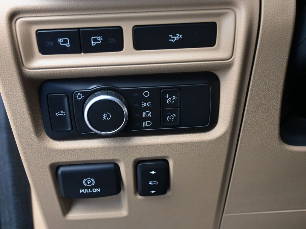 Certified 2022 Ford F150 Lariat RWD image 40