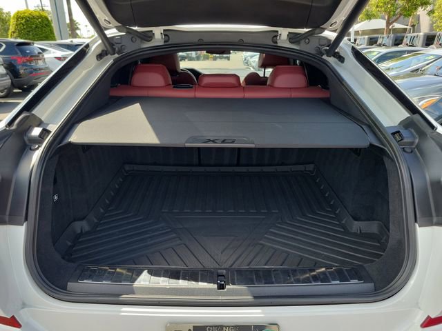 Used 2022 BMW X6 xDrive40i w/ Executive Package image 27