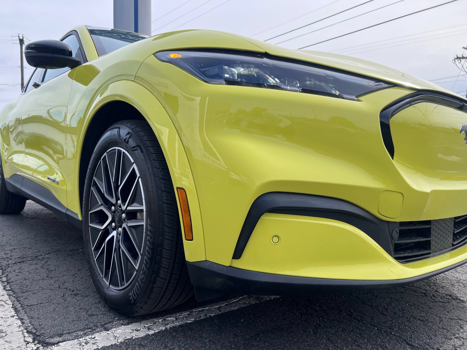 Certified 2025 Ford Mustang Mach-E Premium AWD/4WD image 3
