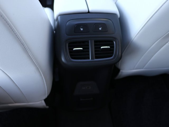 Used 2025 Buick Envision Avenir AWD/4WD image 17