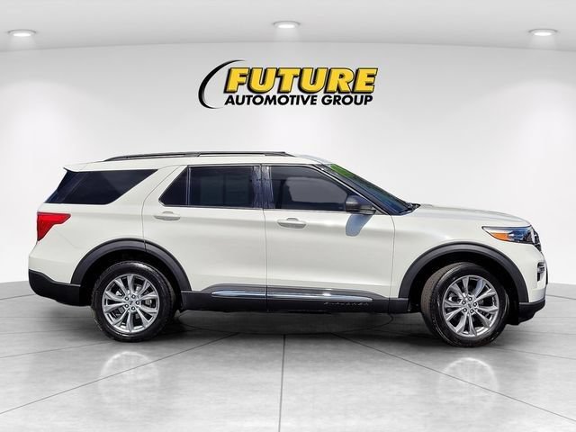 Certified 2023 Ford Explorer XLT w/ Equipment Group 202A AWD/4WD image 9