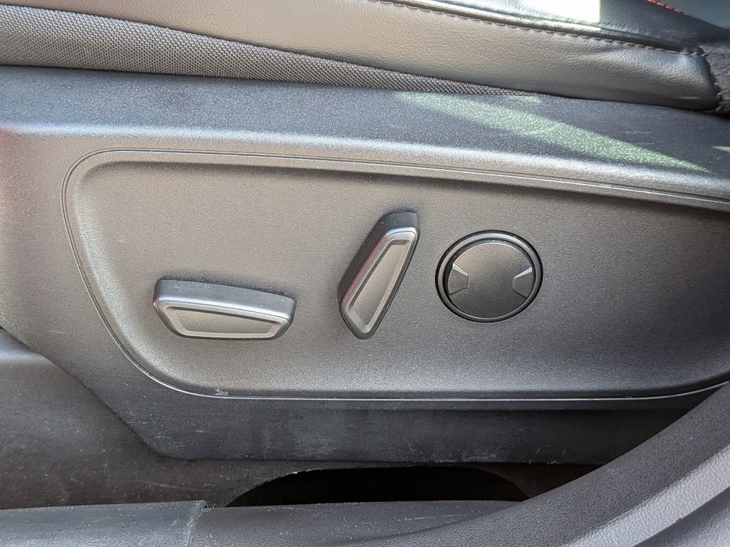 Certified 2025 Ford Escape ST-Line image 19
