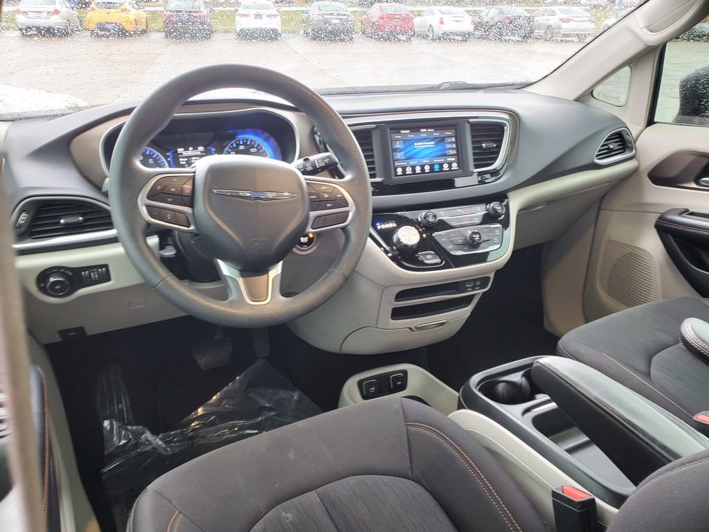 Used 2018 Chrysler Pacifica Touring Plus image 7