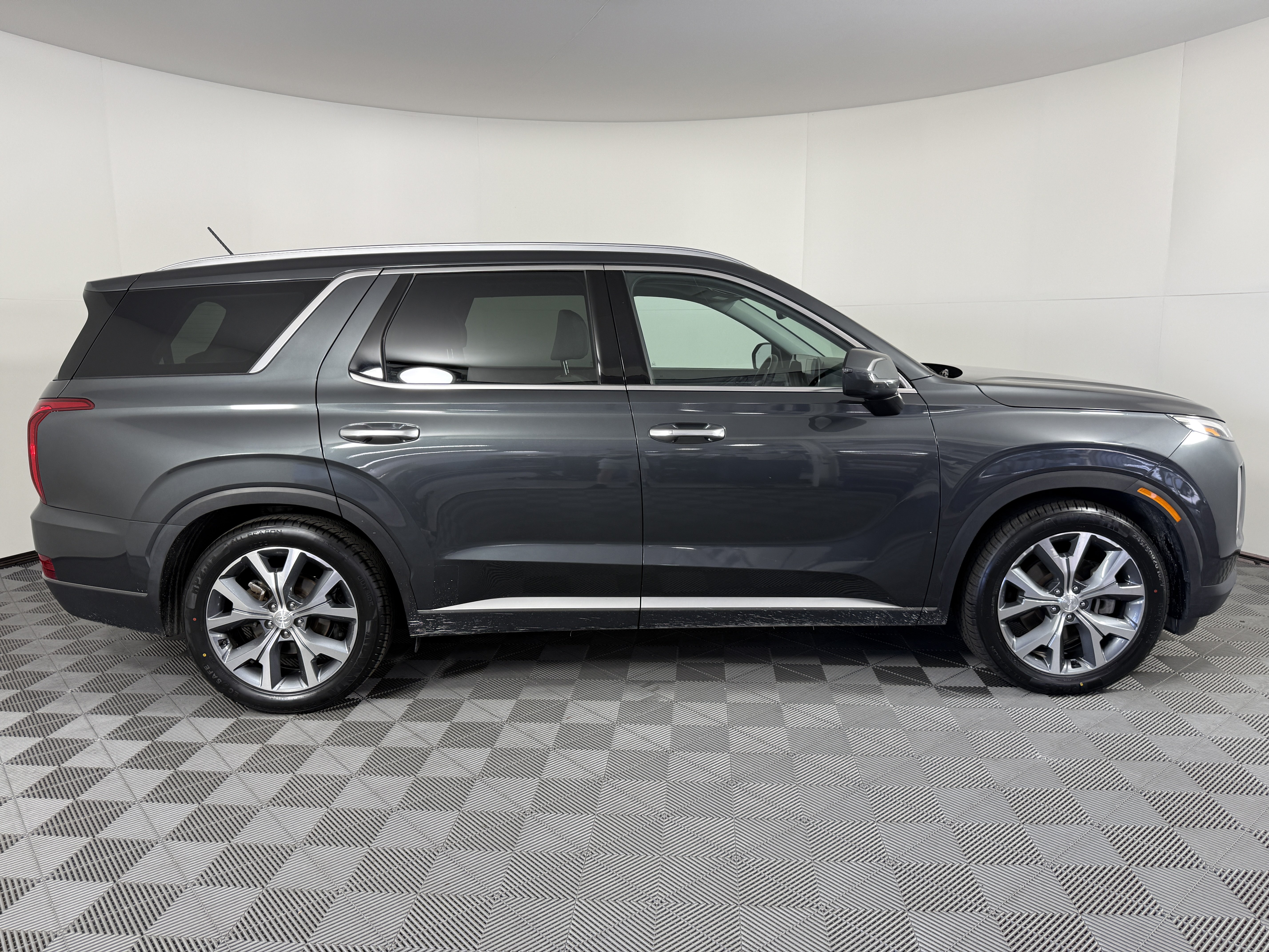 Used 2020 Hyundai Palisade SEL w/ Convenience Package FWD image 2