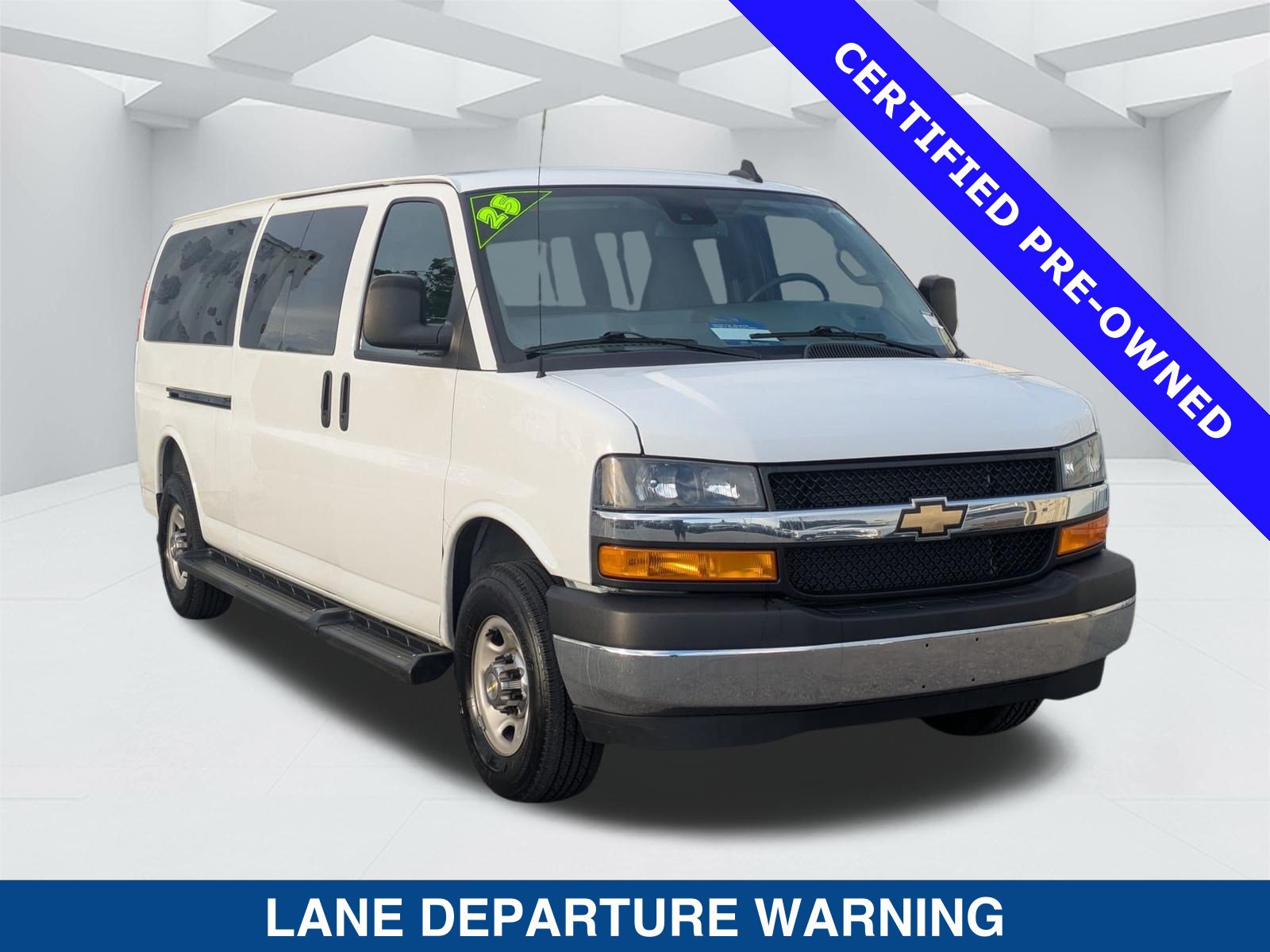 Used 2025 Chevrolet Express 3500 LT w/ LT Preferred Equipment Group RWD video 3