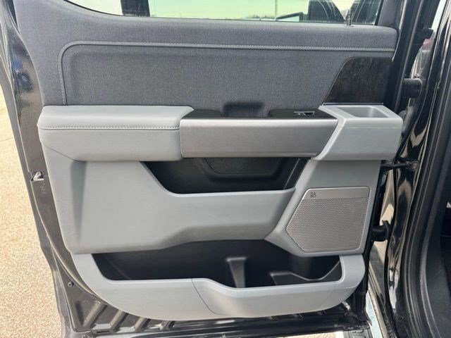 Certified 2022 Ford F150 Lariat w/ Equipment Group 502A High image 25