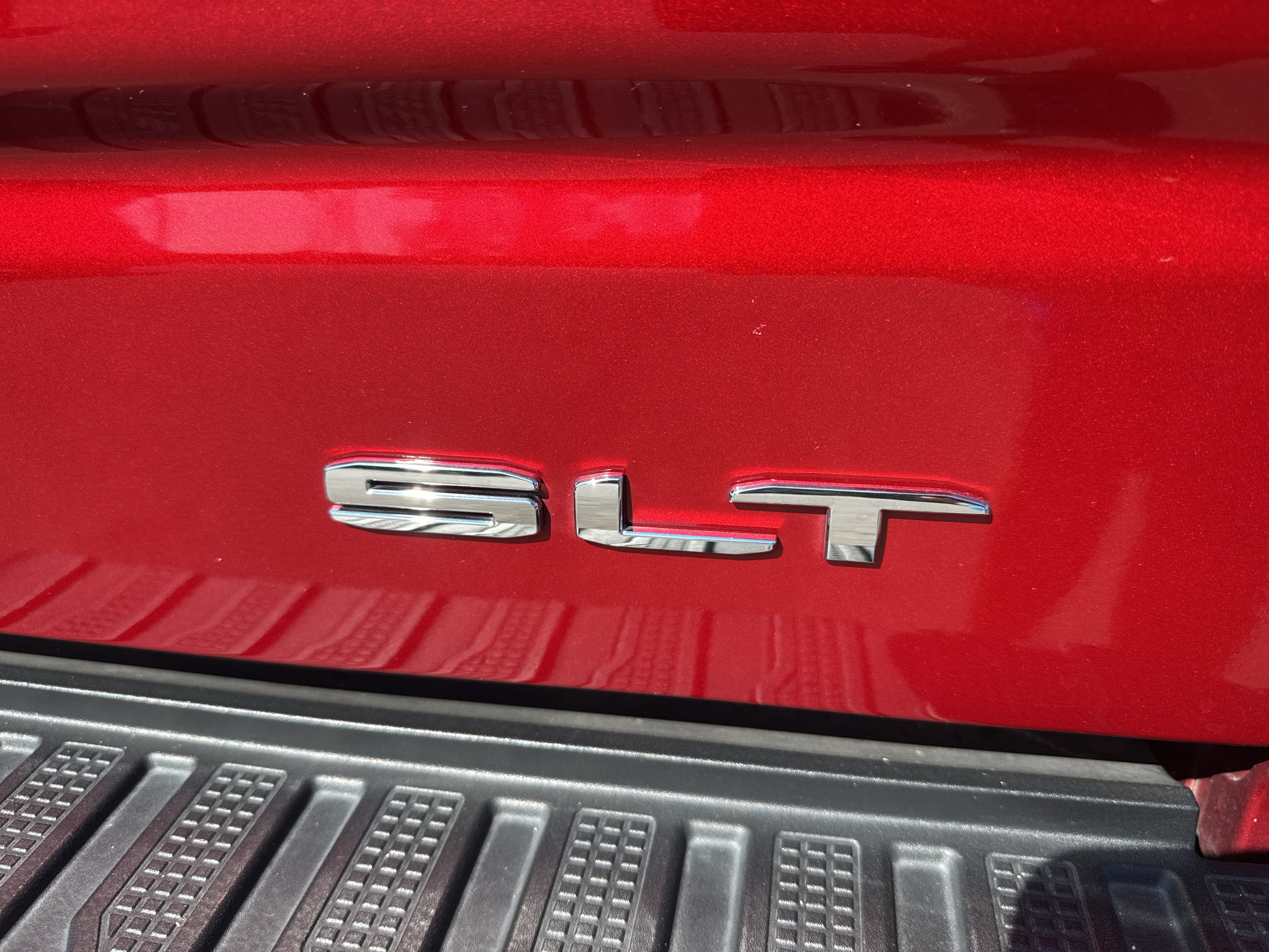 Used 2024 GMC Sierra 1500 SLT w/ SLT Premium Plus Package AWD/4WD image 34