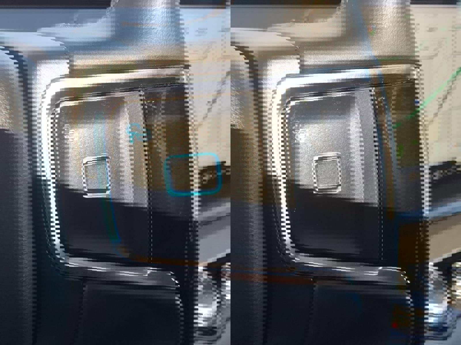 Certified 2025 Ford Expedition Platinum image 28