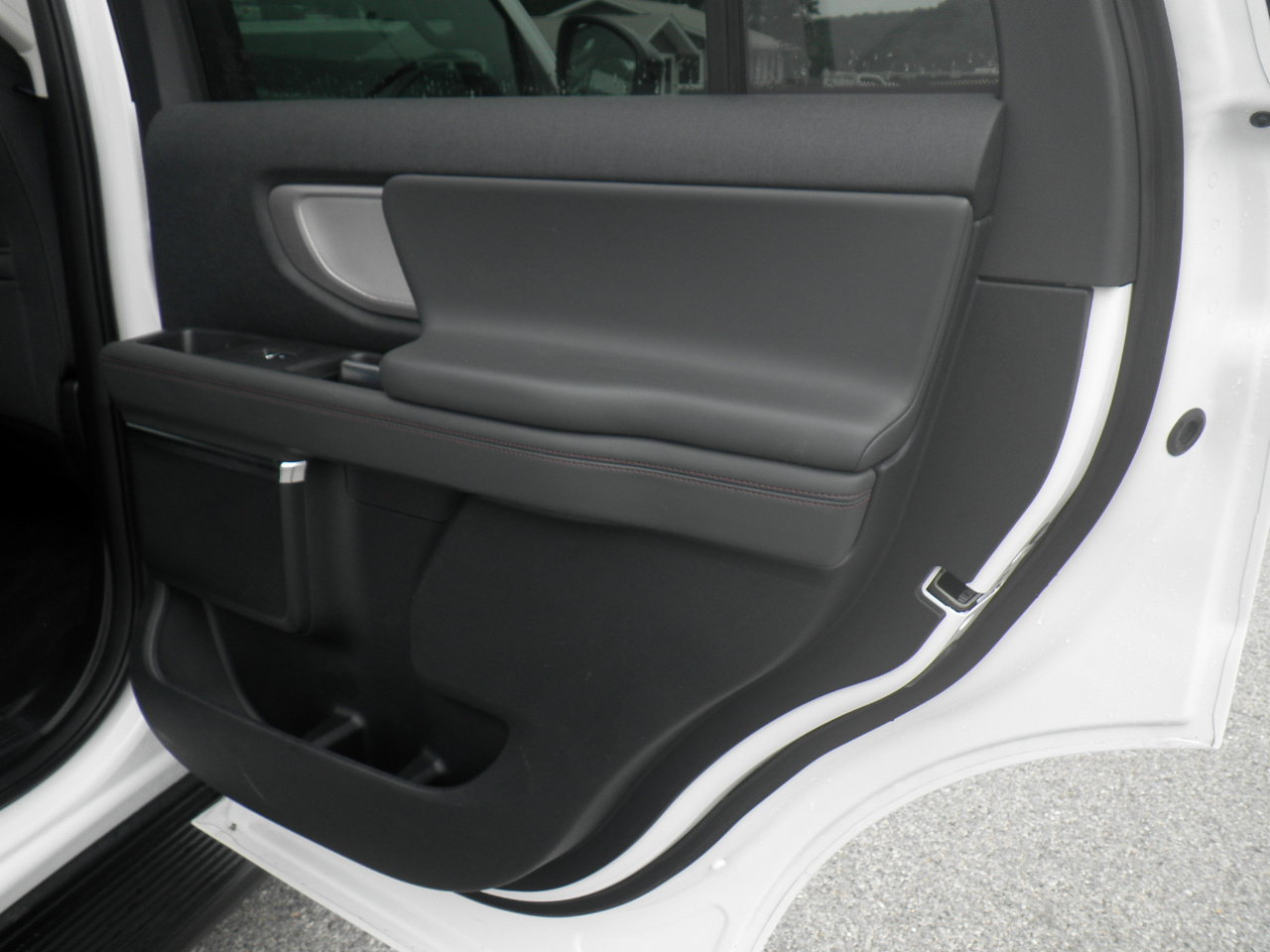 Certified 2025 Ford Expedition Active AWD/4WD image 25