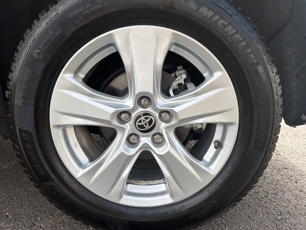 Used 2023 Toyota RAV4 XLE AWD/4WD image 52